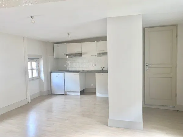 Location T2 Rue de Metz proche pont neuf