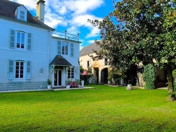 Maison 7 pièces 250 m²