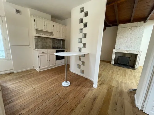 Immeuble composé de 1T3 en Duplex + 1 appartement T2 bis , SANS TRAVAUX