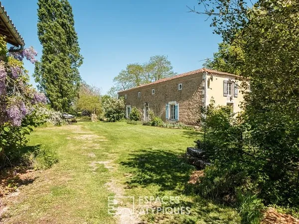 Maison principale, grand gîte meublé, deux petits gîtes, piscine et potentiel touristique