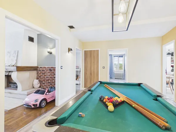 Appartement avec jardin et garages - Delme Centre