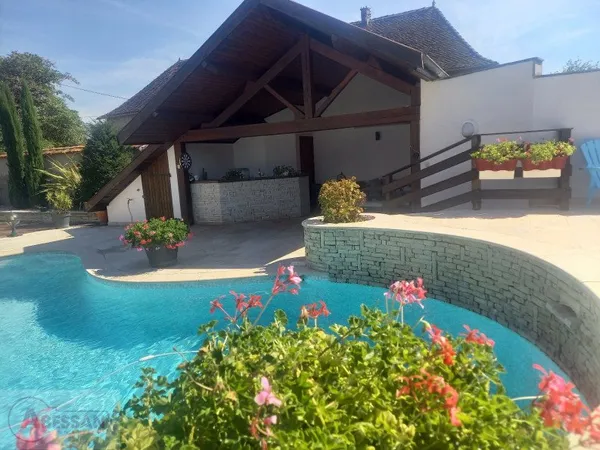 Maison bourgeoise 7 pièces 220 m²