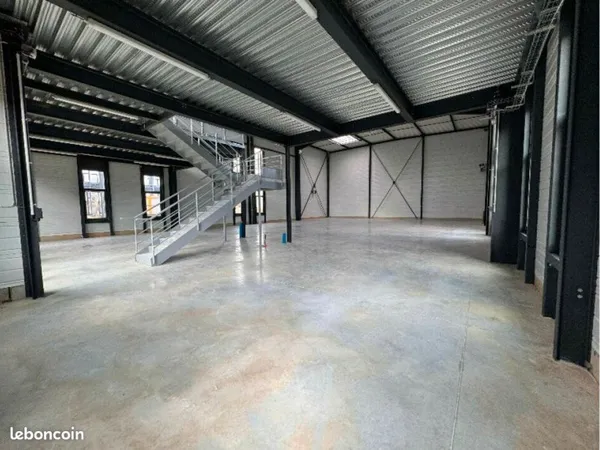 LOCAL D'ACTIVITE 935 m² BAILLY ROMAINVILLIERS