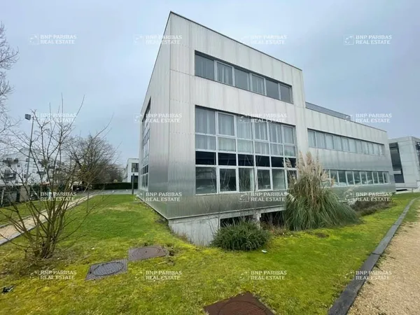 Bureaux 1090 m²