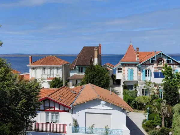 Dernier étage avec rooftop, vue Bassin et plage à pied