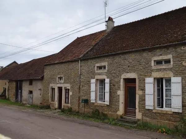 Ancienne ferme avec habitation et dépendances