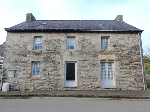 Maison familiale de caractère avec de beaux volumes