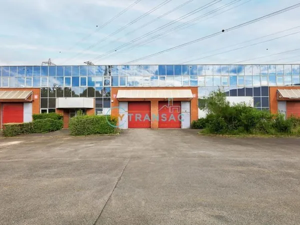 A louer locaux d'activité de 410 et 820m² à Massy ZA de la Bonde