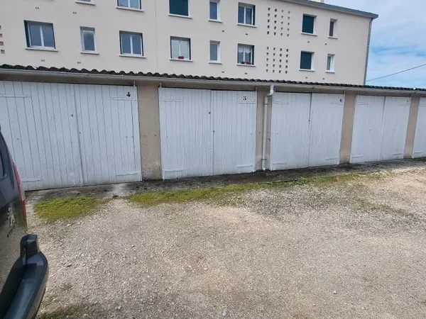 Loue garage rue Parmentier