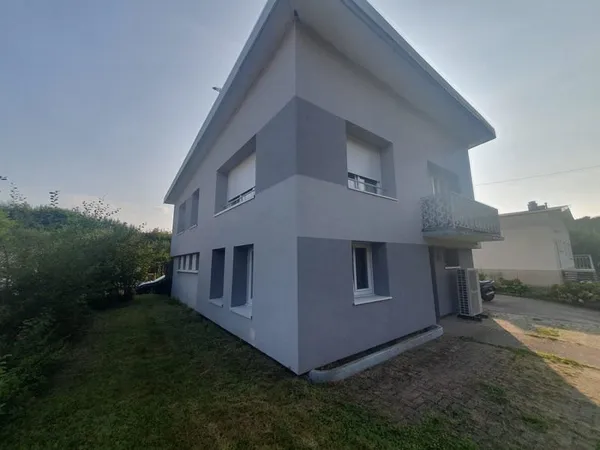 A Chantraine, maison individuelle 105 M2 intégralement réno