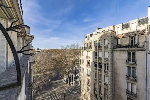 Appartement 8 pièces 326 m²