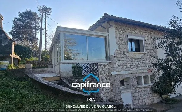 Maison en pierre semi-enterrée à vendre 5 pièces PUJOLS (47)