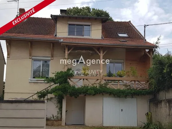 Maison familiale, habitable de suite,à proximité des commerces.