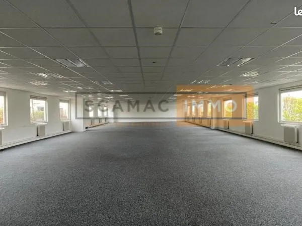 Bureau 345 m²