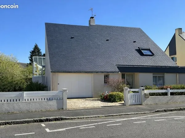 Orvault - Petit Chantilly | Maison d'architecte avec véranda verrière, suite parentale avec spa et s