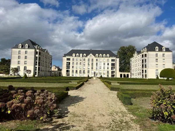 Stationnement Location Le Mans   65€