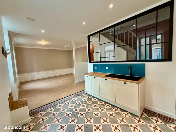 Maison entièrement rénovée / 120 m² / 4 chambres / Quartier calme