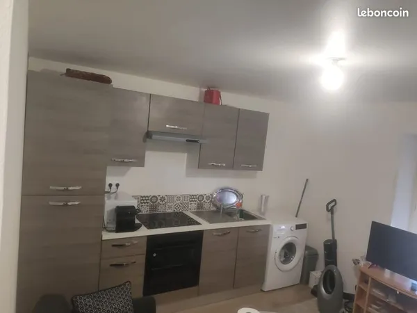 Studio meublé tout équipé - Cuisine moderne - 430 charges comprises