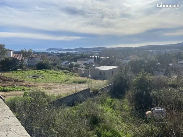 Terrain 2021 m² Ollioules