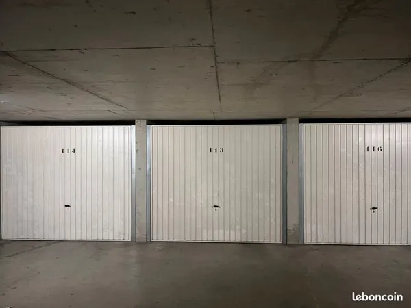 Box fermé / garage tête d'or Charpennes
