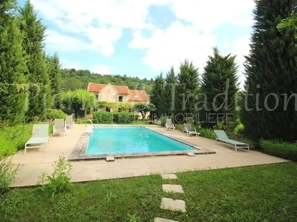 Luberon, Saignon jolie maison de 117 m² avec 4 chambres et piscine sur un terrain de 1740 m²