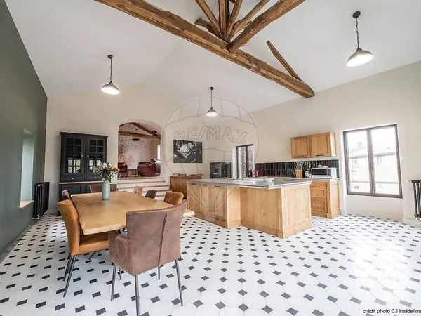 Maison 5 pièces 186 m²