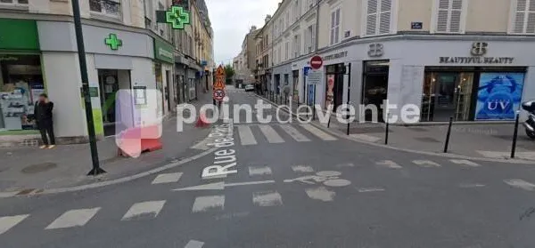 Local commercial 120 m²