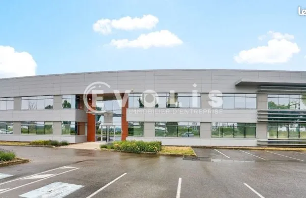 Local d'activité 3 138 m²