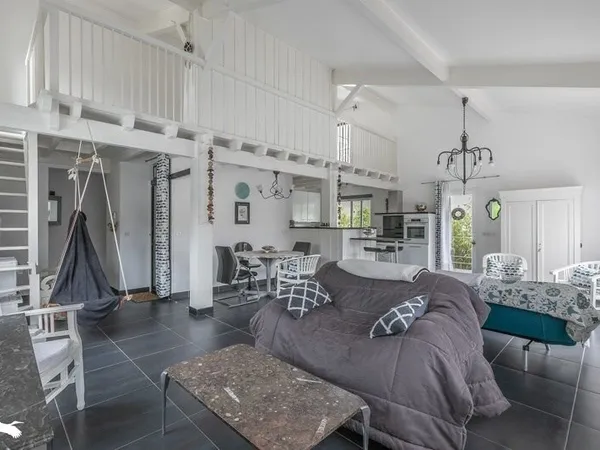 Contemporaine de 5 pièces principales