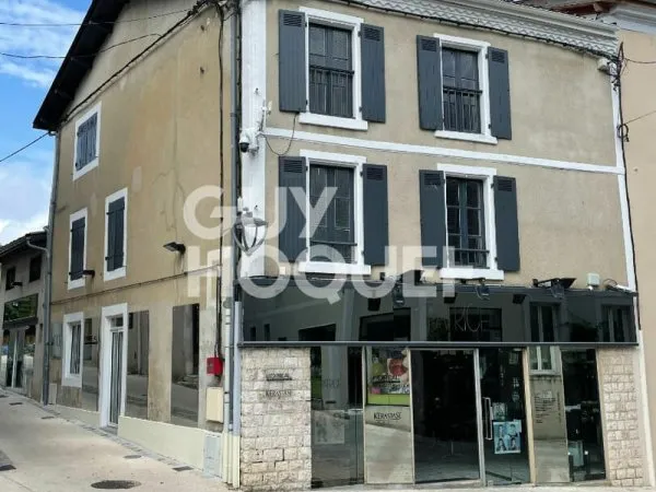 Fond de commerce et immeuble à Saint Sever 8 pièces
