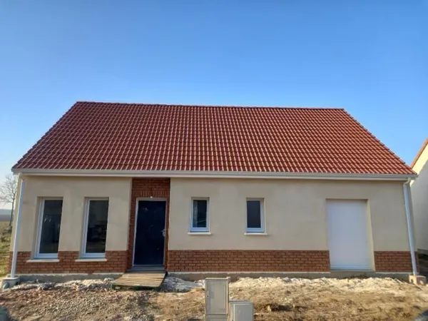 Maison de plain-pied 98 m² - 3 chambres - Crèvecoeur-le-Grand