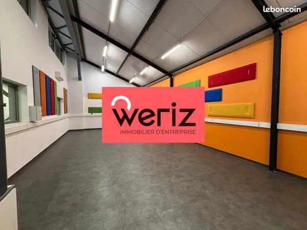 Bureau 990 m²