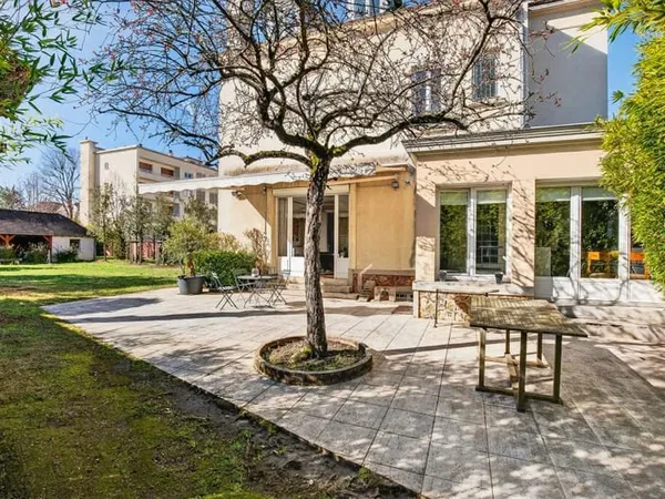 Chatou - CÔTÉ CROISSY - Maison à vendre - 252 m² - 10 pièces - 5/6 chambres - Jardin de 650 m².