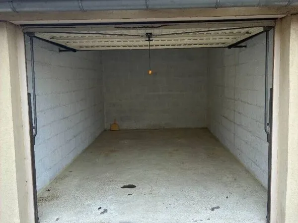 Stationnement Location Caluire-et-Cuire   110€