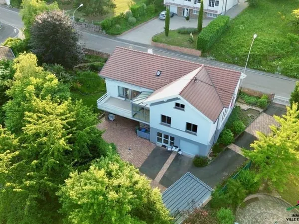 Maison 8 pièces 225 m²