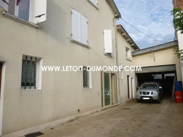 Immeuble avec grand local de 320 m² à Périgueux