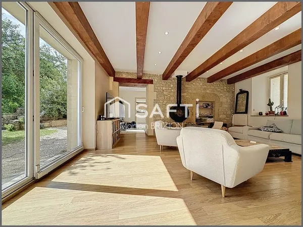 A VENDRE - LONGERE RENOVEE - JARDIN - GARAGE - DEPENDANCE