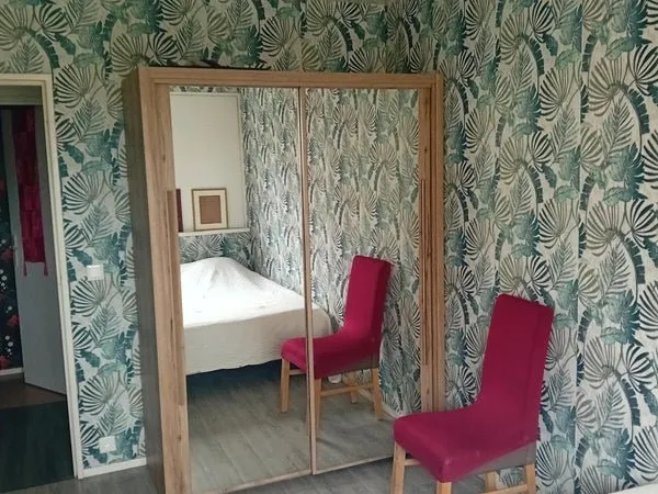 Loue chambre meublée dans bel appartement bien sit
