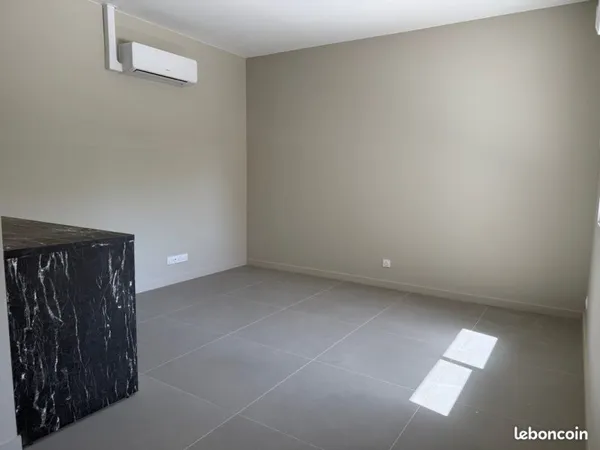 Studio 1 pièce 26 m²