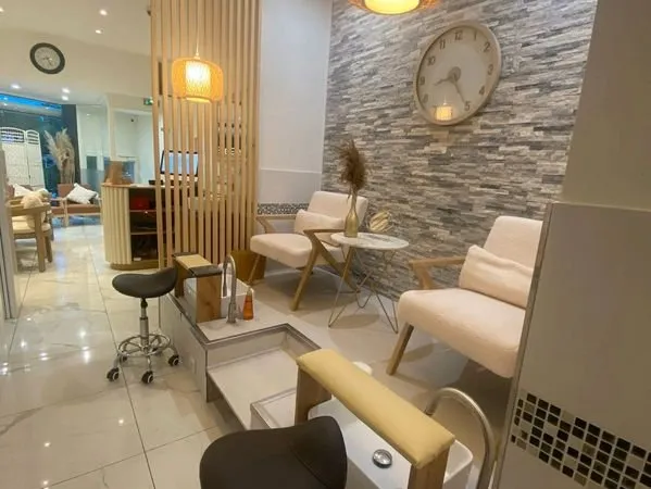 Murs commerciaux loués 40m2 idéal investisseurs