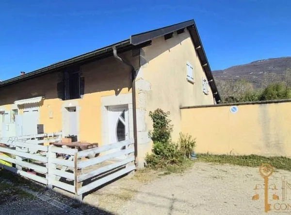 Maison 2 pièces 74 m²