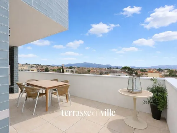 MONTOLIVET 13012 - DUPLEX T5 150M2 - DERNIER ETAGE - TERRASS