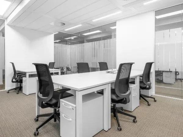 Espace de bureau ouvert tout compris pour vous-même et votre équipe à Issy les Moulineaux, Camille D