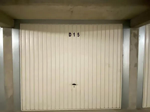 Garage box ferme en sous sol