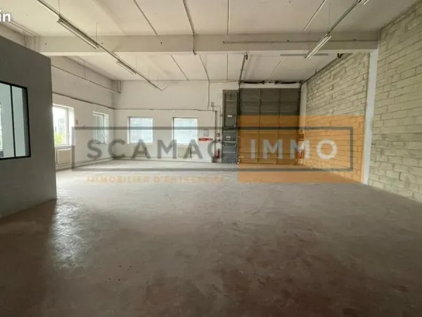 Local industriel 319 m²