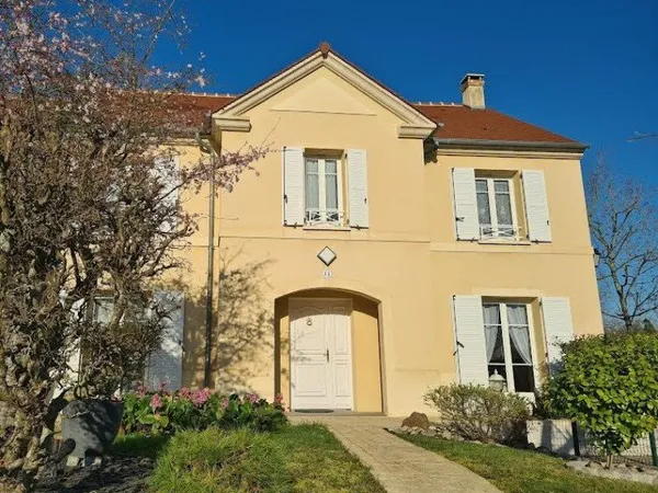 Maison 8 pièces 196 m²