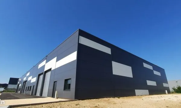 Entrepôts ou local d'activité neuf proche Avignon / Nîmes - à Saint Laurent des arbres (30)