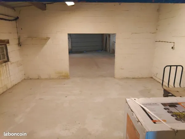 Hangar / Local 110 m² à louer - Bouchain (59111)
