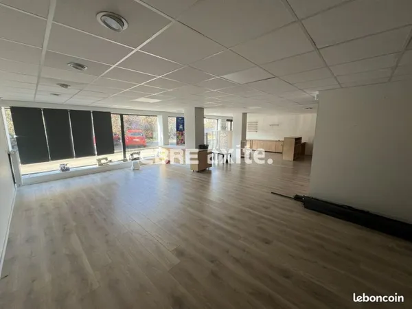 LOCAL COMMERCIAL 162 m² ANNECY CRAN GEVRIER