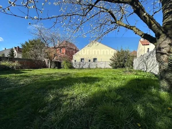 Terrain 630 m²
